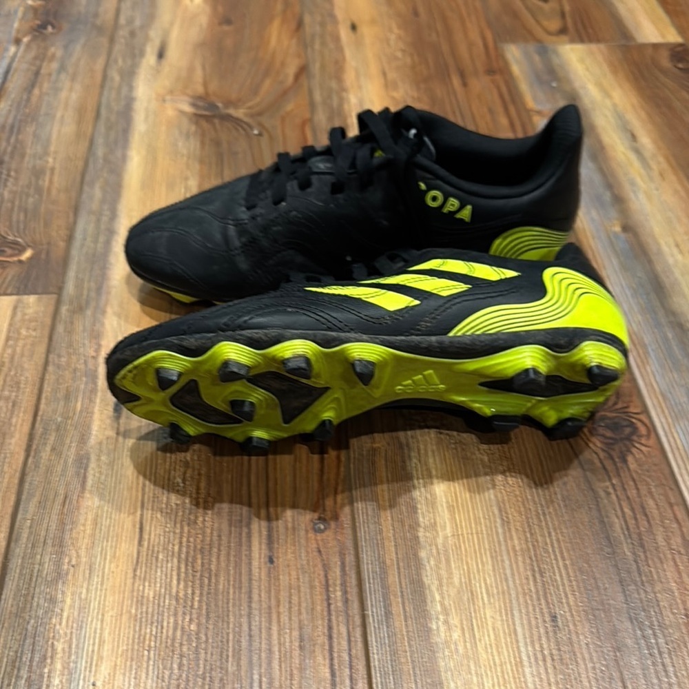 adidas Kids Shoes - Black and Yellow - Picture 5 of 6